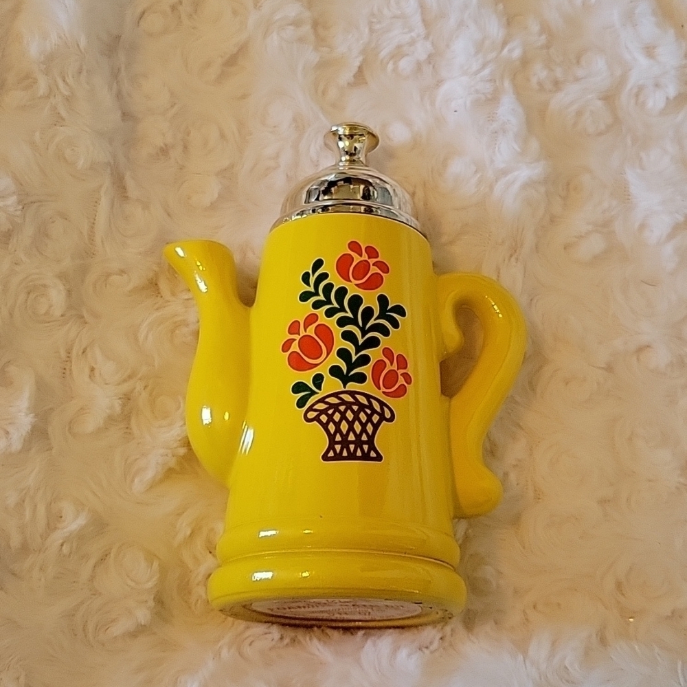Vintage  Koffee Klatch Coffee Pot yellow Avon Home Bathroom Decor